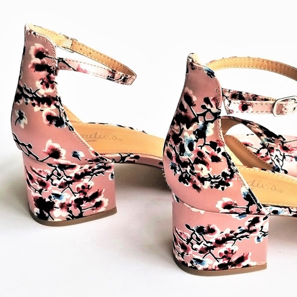 Candie's Pump Shoe Pink Floral Woman's 8.5 New - Picture 2 of 8